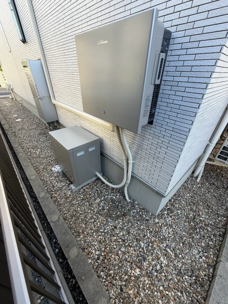 アースエコプロジェクト太陽光パネル施工例(施工先:愛知県北名古屋市:蓄電池本体の設置写真